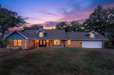 305 NW 7th Avenue, Mineral Wells TX 76067 - Photo 2