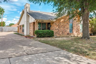 5720 Cancun Drive, North Richland Hills TX 76180 - Photo 2