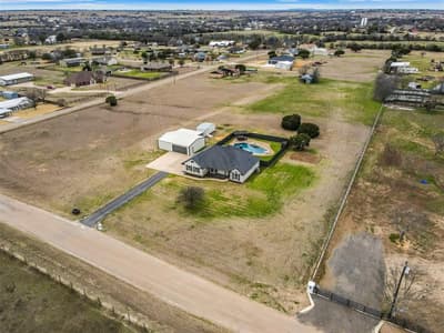312 Corral Road, Godley TX 76044 - Photo 5