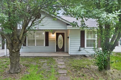 1002 Pine Street, Bonham TX 75418 - Photo 3
