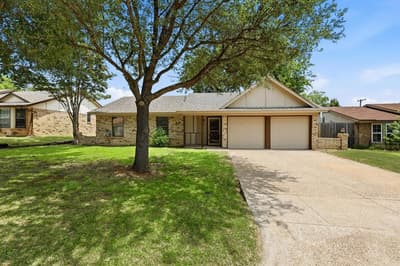 5907 Cedar Ridge Drive, Arlington TX 76017 - Photo 2