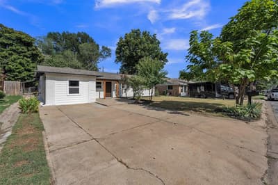 408 Simmons Drive, Hurst TX 76053