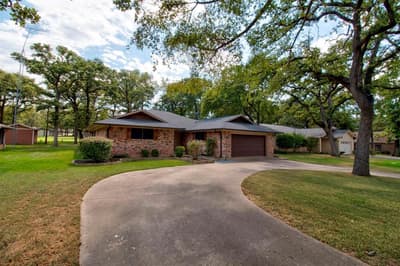 1010 Kiowa Drive W, Lake Kiowa TX 76240