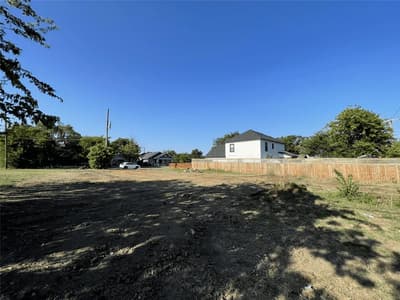 1400 E Morphy Street, Fort Worth TX 76104 - Photo 2