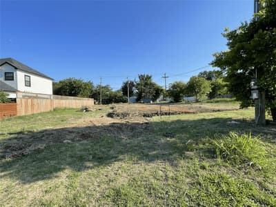 1400 E Morphy Street, Fort Worth TX 76104