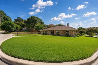 3403 Sunset Oaks Street, Dalworthington Gardens TX 76016 - Photo 2