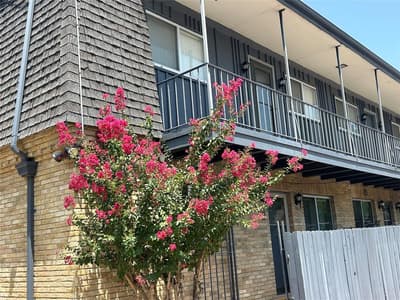 5014 Les Chateaux Drive # 230, Dallas TX 75235