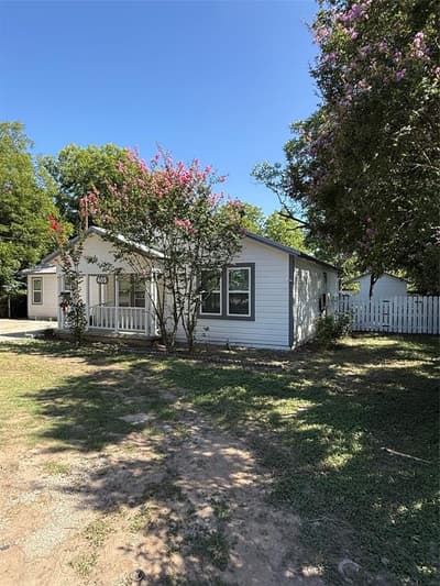 405 W Hall Street, Bangs TX 76823 - Photo 2