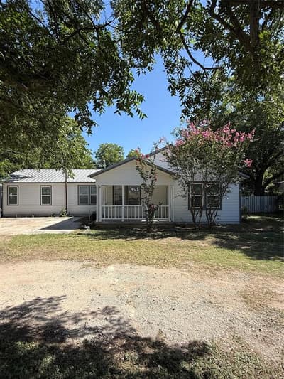 405 W Hall Street, Bangs TX 76823