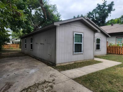 3823 Colonial Avenue, Dallas TX 75215 - Photo 2
