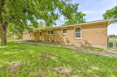 594 N Harbin Drive, Stephenville TX 76401 - Photo 4