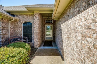 1509 Oak Tree Circle, Weatherford TX 76086 - Photo 3