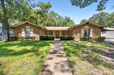 1611 Phyllis Court, Irving TX 75060 - Photo 2