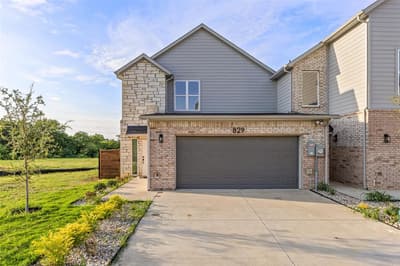 829 Premier Parkway, Grand Prairie TX 75051