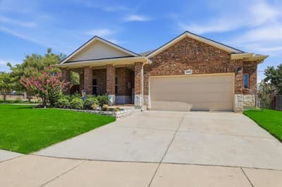 5901 Glenwood Drive, Denton TX 76208 - Photo 2