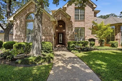 6009 Wallace Meadows Court, Arlington TX 76001 - Photo 2