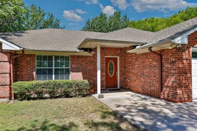 1423 S Howeth Street, Gainesville TX 76240 - Photo 4