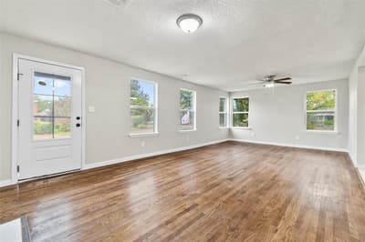 2336 Glencrest Drive, Fort Worth TX 76119 - Photo 4