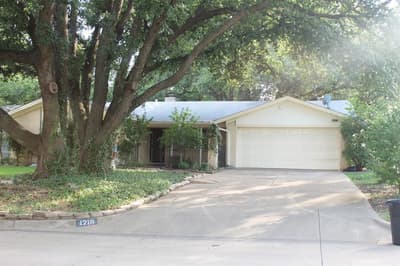 1210 Cozby Street S, Benbrook TX 76126