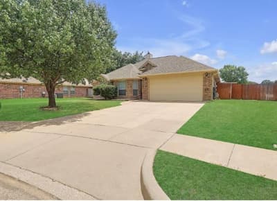 521 Acorn Court, Saginaw TX 76179