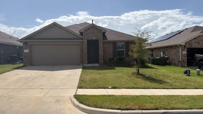 549 Bronze Circle E, Springtown TX 76082 - Photo 2