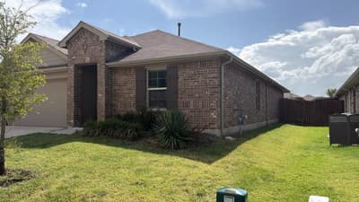 549 Bronze Circle E, Springtown TX 76082 - Photo 3