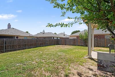 10800 Emerald Park Lane, Fort Worth TX 76052 - Photo 4