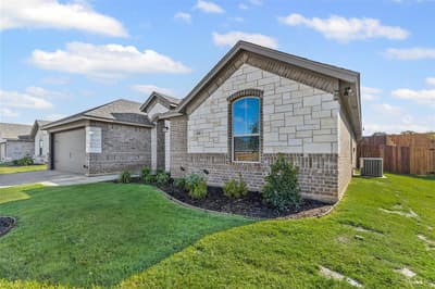 620 Jameson Street, Springtown TX 76082 - Photo 4