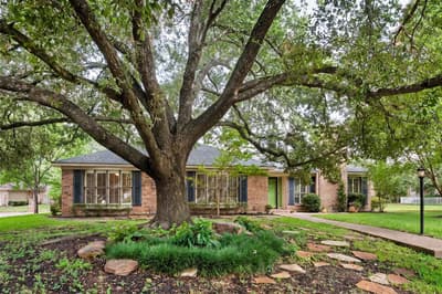 2825 Chimney Hill Drive, Waco TX 76708 - Photo 2