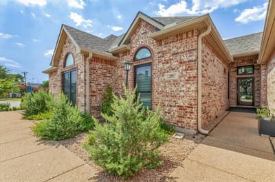 2105 Norwood Lane, Arlington TX 76013 - Photo 3