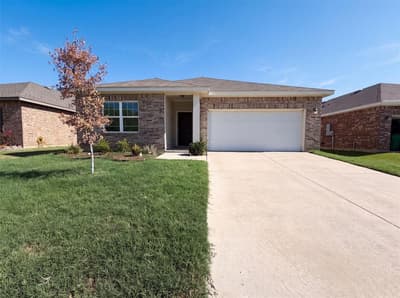429 Starboard Drive, Crowley TX 76036