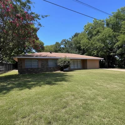403 Montgomery Street, Pittsburg TX 75686