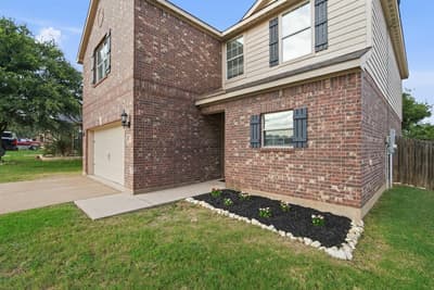 177 Buffalo Ridge Drive, Newark TX 76071 - Photo 2