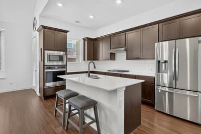 243 Woodson Street, Irving TX 75063 - Photo 2