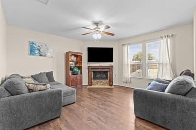 404 Marquette Drive, Van Alstyne TX 75495 - Photo 5