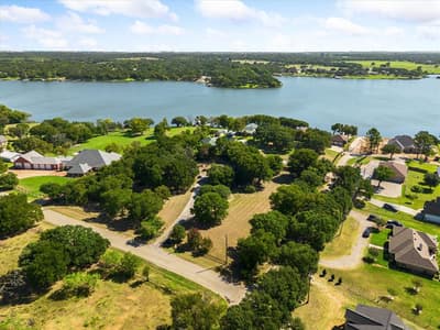 1829 W Lake Shore Drive, Alvarado TX 76009 - Photo 2