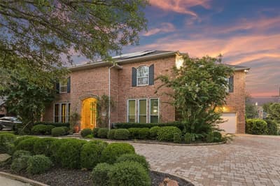 2206 Clearspring Drive N, Irving TX 75063 - Photo 2