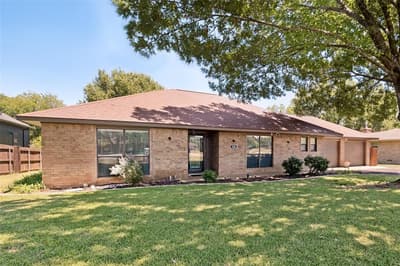 226 Oakwood Drive, Lancaster TX 75146 - Photo 2