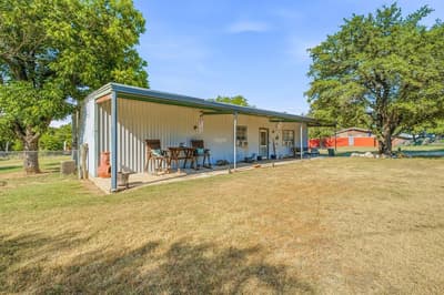 609 E Labadie Avenue, De Leon TX 76444 - Photo 2