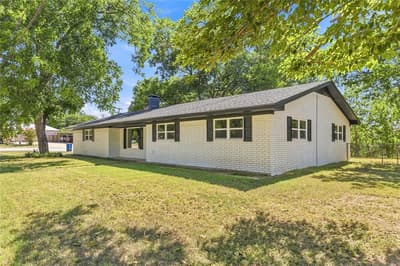 209 S Austin Street, De Leon TX 76444 - Photo 2