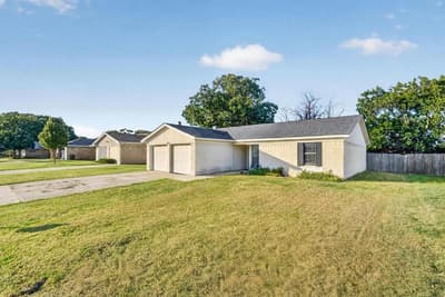 1200 E Georgian Road, Saginaw TX 76179