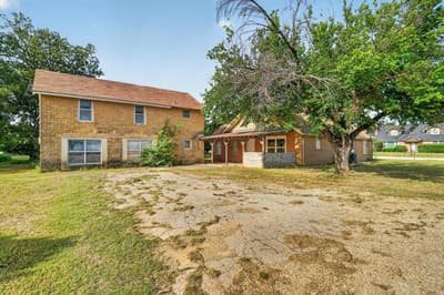 320 & 316 N 2nd Street, Jacksboro TX 76458 - Photo 3