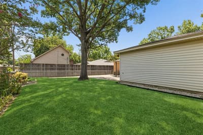 10519 Estate Lane, Dallas TX 75238 - Photo 2