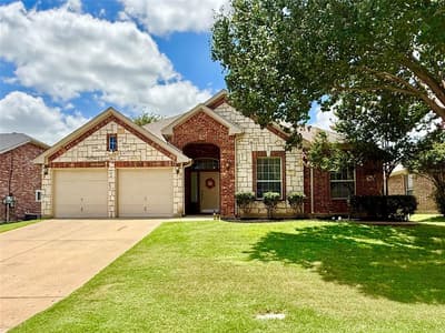 703 Fannin Lane, Mansfield TX 76063