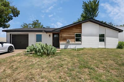 2611 Hardy Place, Arlington TX 76010 - Photo 2