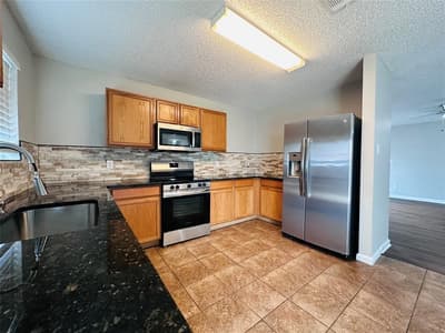 8600 Hawkview Drive, Fort Worth TX 76179 - Photo 2