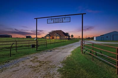 685 W Line Road, Whitesboro TX 76273 - Photo 2