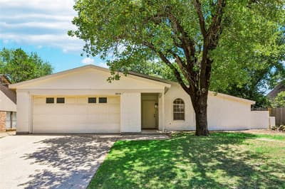 2614 Charolais Way, Arlington TX 76017 - Photo 2
