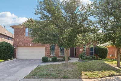 6207 Weaver Drive, Arlington TX 76001 - Photo 2