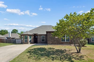 217 Troy Lane, Red Oak TX 75154